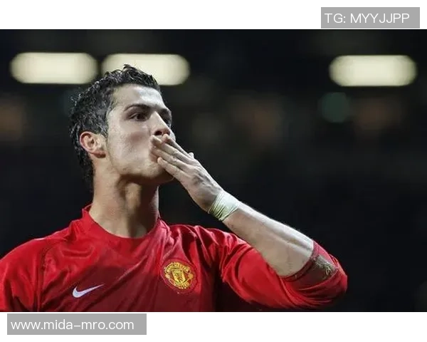 克罗斯的足球传奇之路：从青涩少年到世界顶级中场的蜕变与辉煌