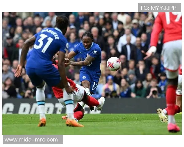 切尔西更衣室风波升级斯特林与恩佐训练场激烈对峙内幕曝光 切尔西更衣室风波升级斯特林与恩佐训练场激烈对峙内幕曝光