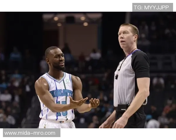 夏洛特黄蜂与布鲁克林篮网激战正酣谁能在NBA赛场上笑到最后 夏洛特黄蜂与布鲁克林篮网激战正酣谁能在NBA赛场上笑到最后